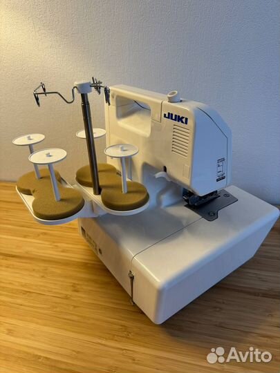 Оверлок juki mo 654de
