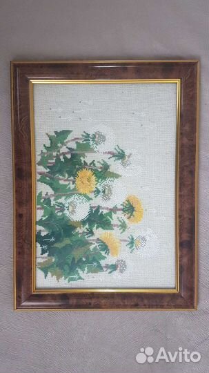Картина вышитая крестом в раме 