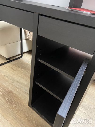 Компьютерный стол Micke (IKEA)