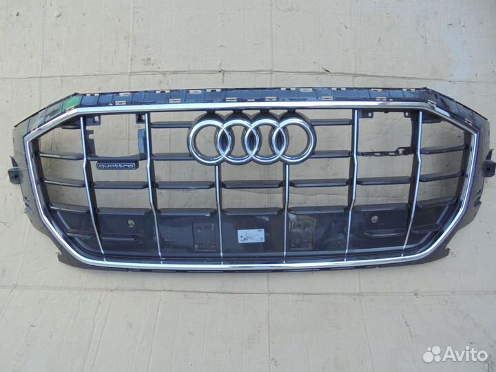 Решётка радиатора Audi Q8