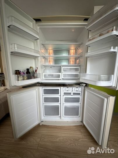 Холодильник Sharp SJ-F95PE-BE