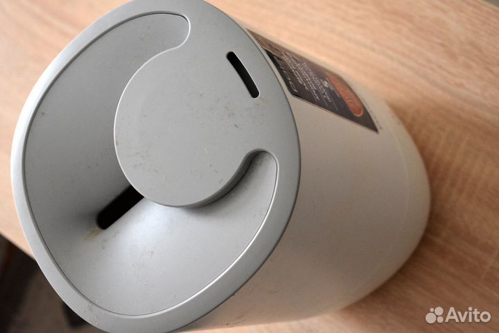 Увлажнитель воздуха Polaris PUH 7240 TF нерабочий