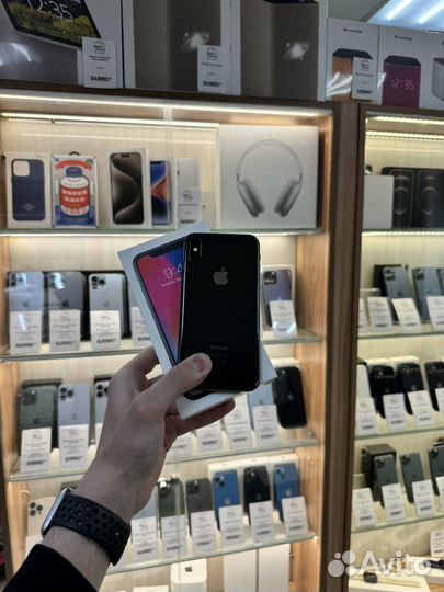 iPhone X, 64 ГБ