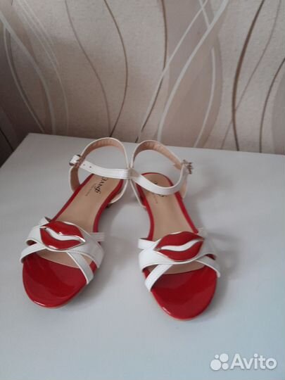 Босоножки для девочки