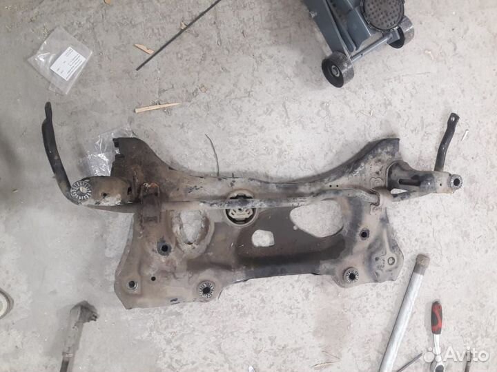 Стабилизатор передний поперечный Skoda Octavia A7