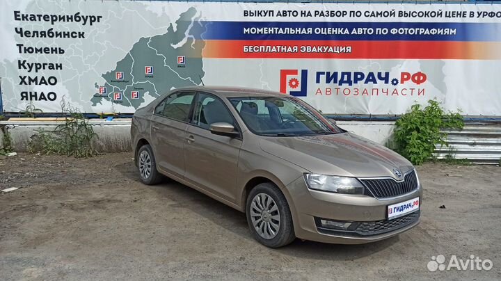 Ручка двери внутренняя правая Skoda Rapid 5JA83722