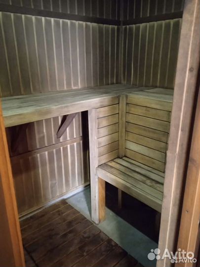 Баня с дровяной печью, река, лес