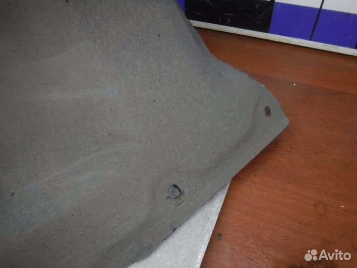 Пыльник двигателя передний правый Toyota Corolla