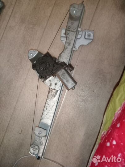 Электростеклоподьемник на Ларгус