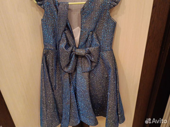 Потрясающее праздничное платье для девочки