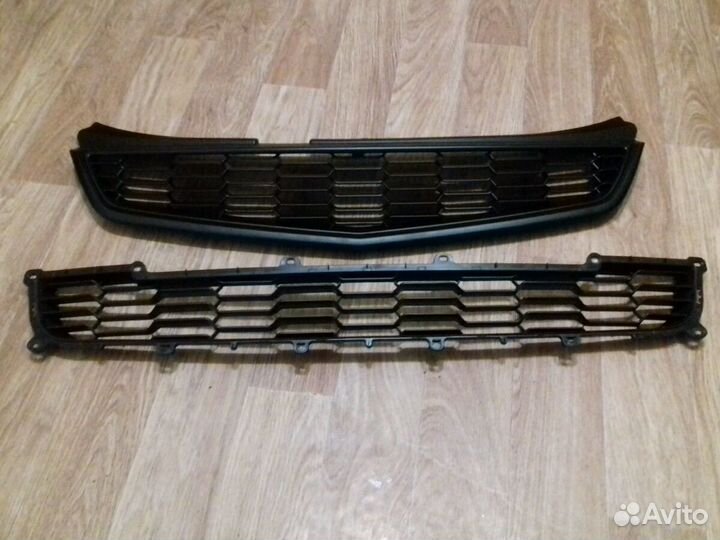 Решётка радиатора приора новая