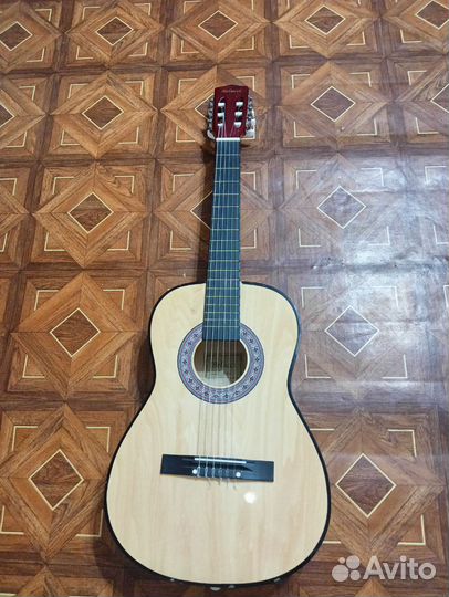Акустическая гитара belucci