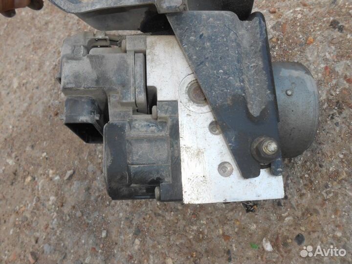 Блок abs Toyota Corolla 120 4ZZ 2006