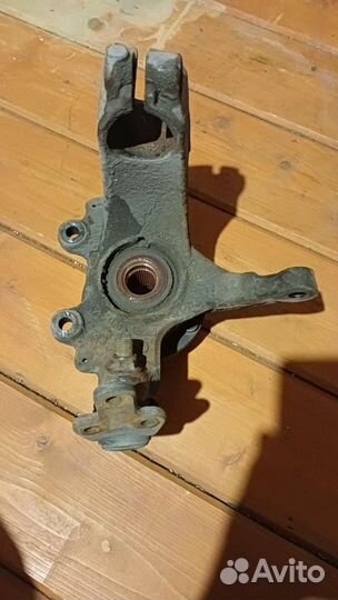 Поворотный кулак правый ford focus 2