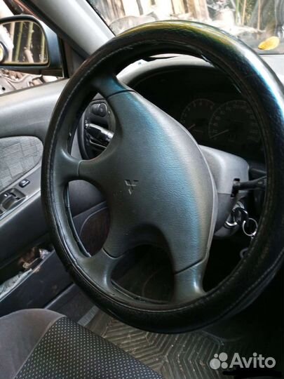 Митсубиси Либеро крыло. Итд