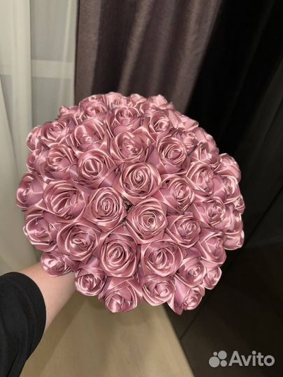 Букет роз из атласных лент на 8 марта 14 февраля