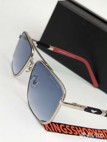 Солнцезащитные очки Armani