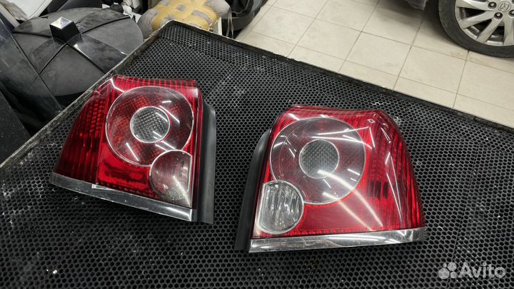 Задние фонари Toyota Avensis T250