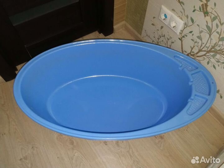 Детская ванночка для купания с подставкой