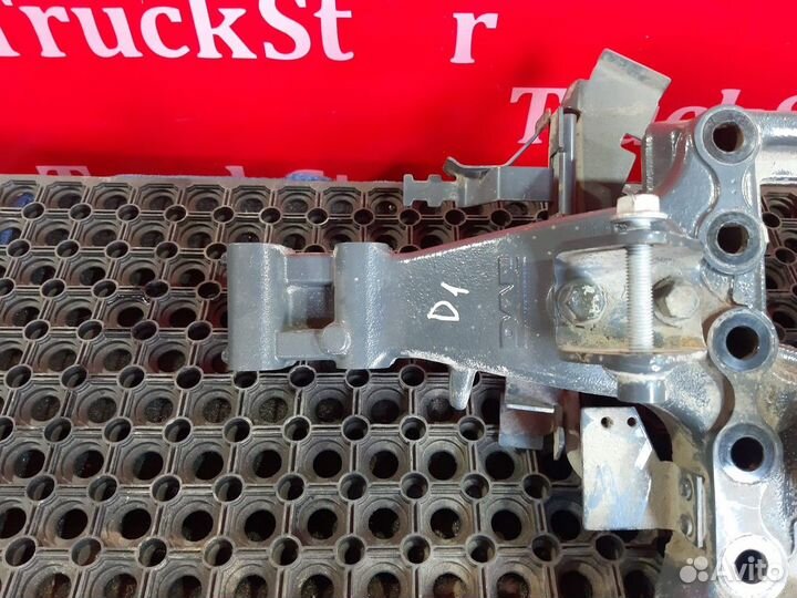 Кронштейн рессоры задний левый Daf XF106