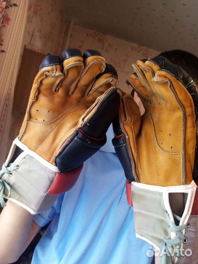 Краги хоккейные взрослые бу