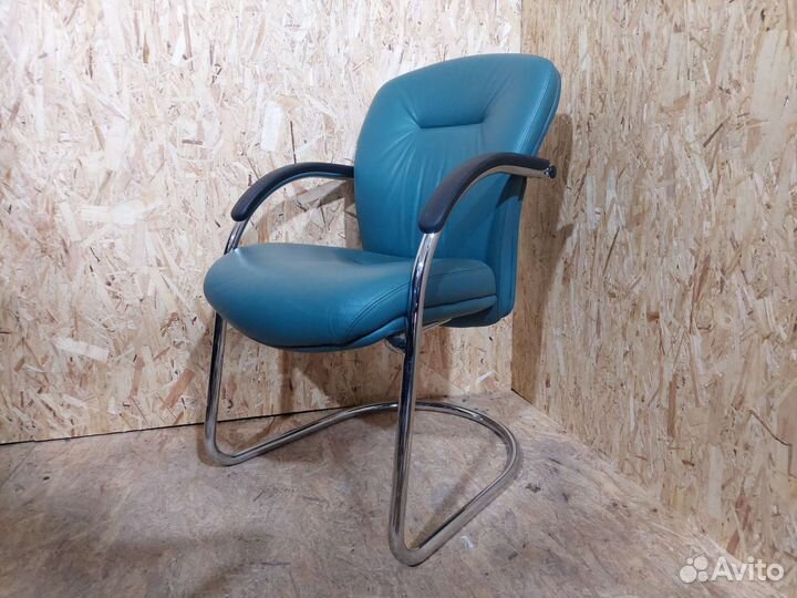 Офисное кожаное стулья для переговорной