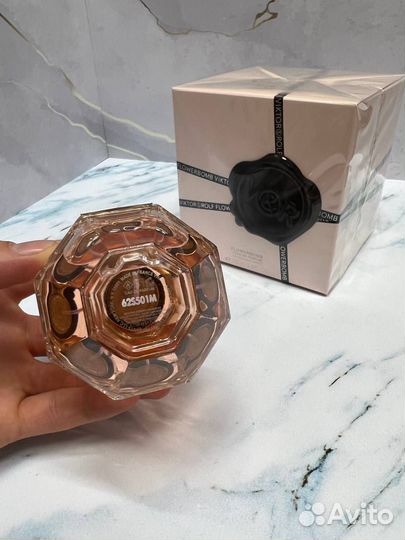 Парфюм Flowerbomb Viktor&Rolf