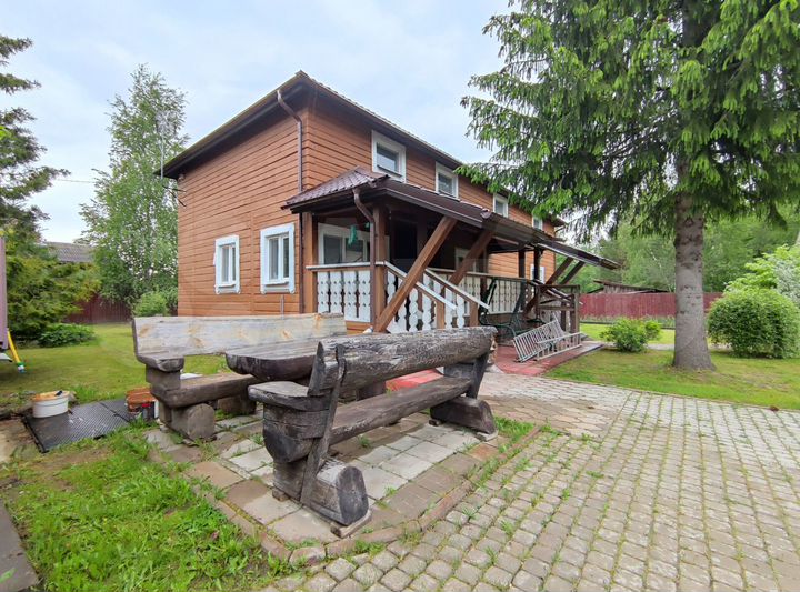 Дом 193,5 м² на участке 12 сот.