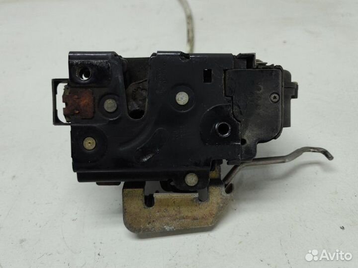 Замок двери передний правый Audi A6 Allroad 4B
