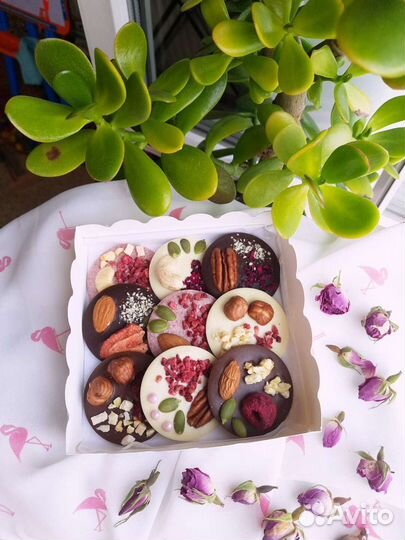 Шоколад ручной работы. Подарок