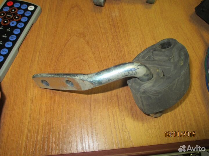 Кронштейн глушителя Тойота Камри V40