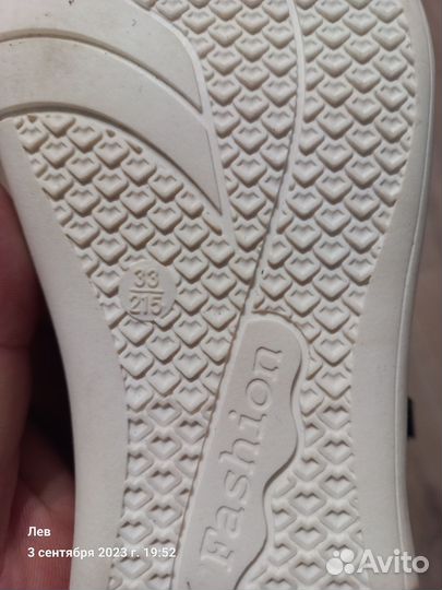 Сандалии для девочки новые