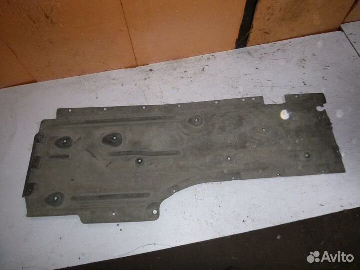 Пыльник днища левый BMW X1 E84 2009