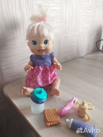 Интерактивная кукла baby alive