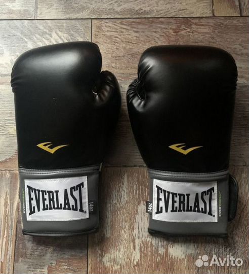 Боксерские перчатки Everlast 14 oz