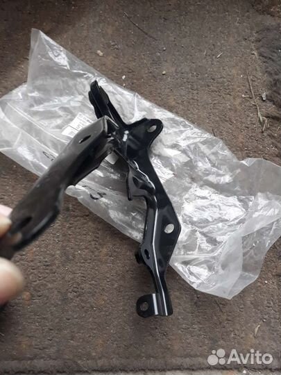 2007-12 Импреза петля капота правая WRX