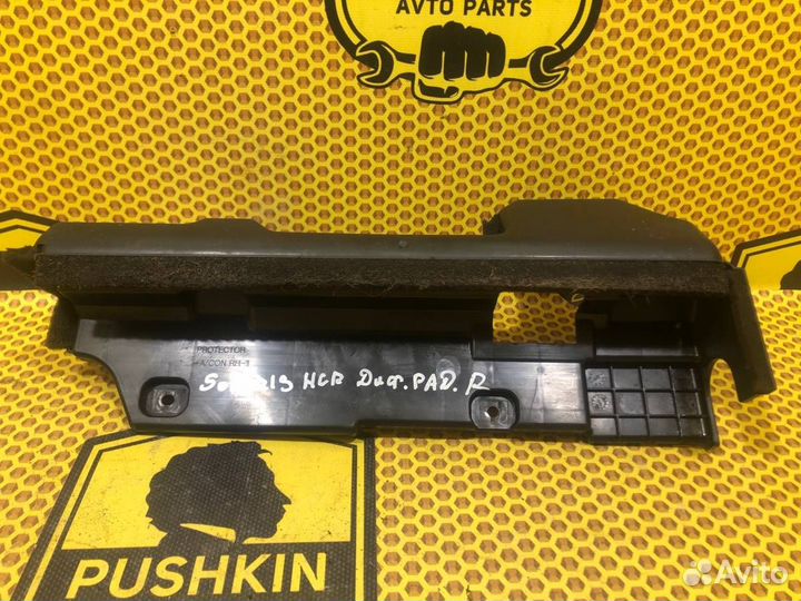 Дефлектор радиатора правый Hyundai Solaris HCR