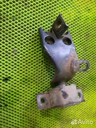 Кронштейн кпп Daewoo Nexia