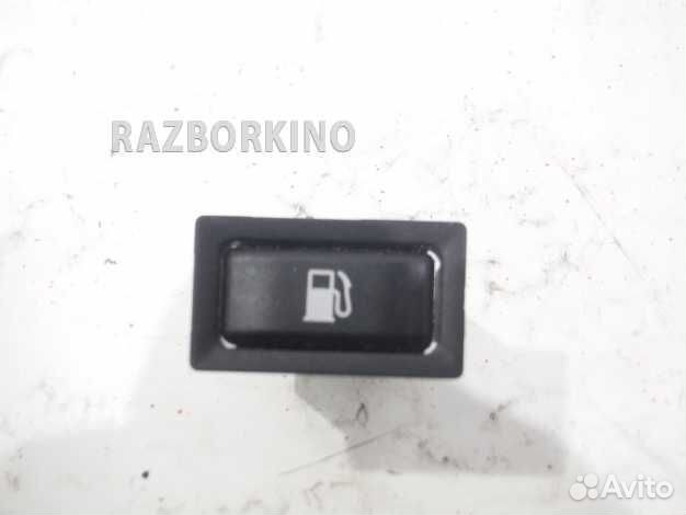 Кнопка открывания лючка бензобака