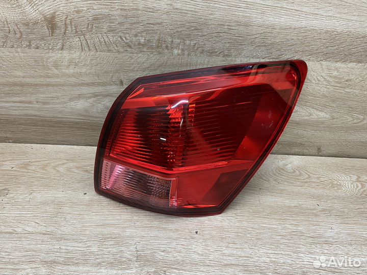 Фонарь правый Nissan Qashqai J10 дорест 111922