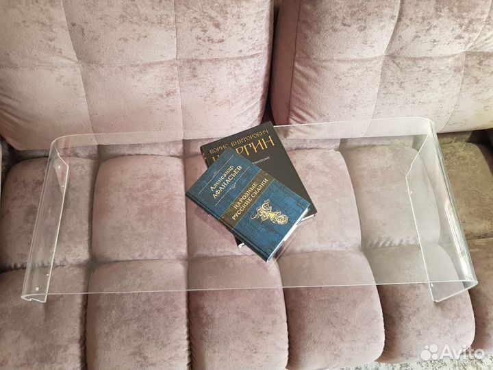 Полка из оргстекла