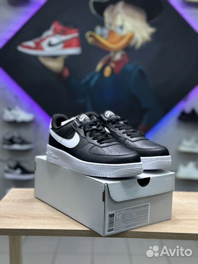 Кроссовки Nike