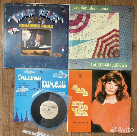 Виниловые пластинки много