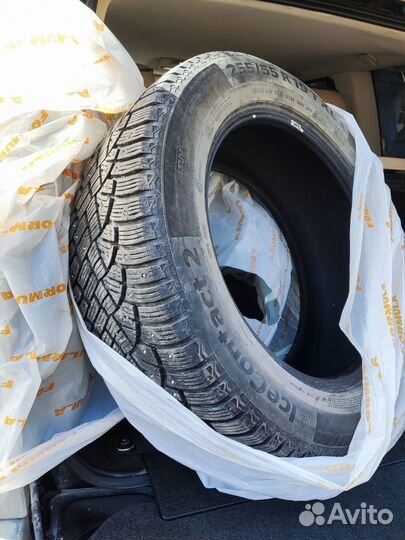 Continental IceContact 2 SUV 255/55 R19 111T