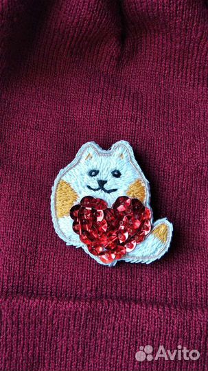 Брошь-значок