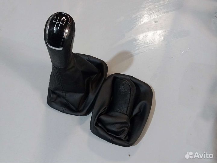 Ручка МКПП с чехлом Skoda Fabia 1