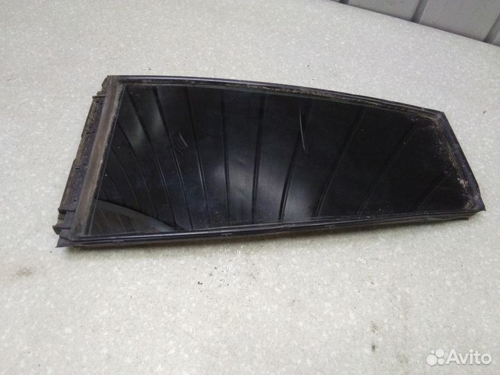 Стекло двери задней правой Toyota Highlander II 20
