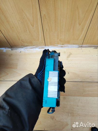 Мотор люка Audi a8 d2