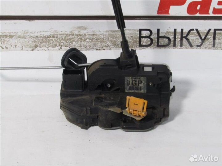 Замок двери передней правой Chevrolet Cruze седан