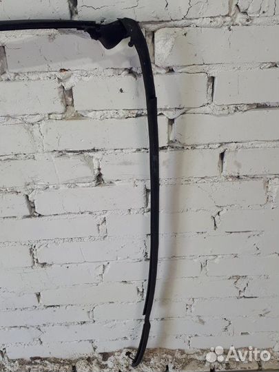 Уплотнитель двери правый Land Rover Range Rover